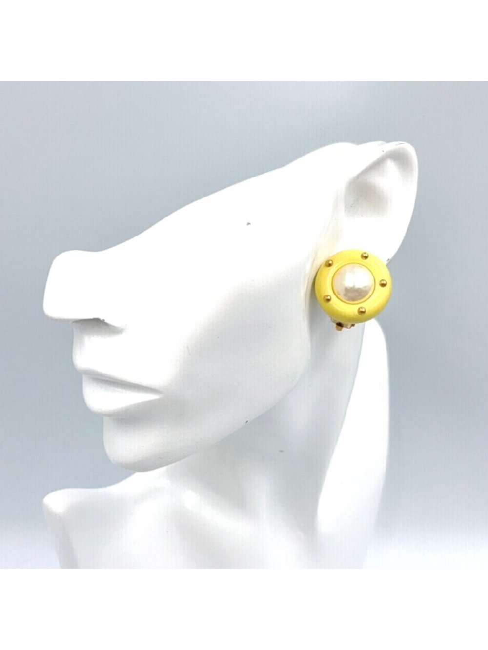 Chanel Color Plastic Studs Circle Faux Pearl Yellow Gold White Earrings - Picture 10 of 11